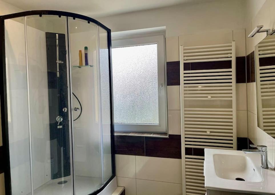 Duesseldorf Messe And Airport, 2-Bedroom Apartment With Kitchen And Garden Duisburg Eksteriør bilde